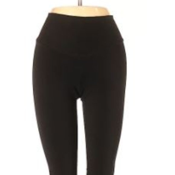 Lightweight Black Leggings - Picture 5 of 6
